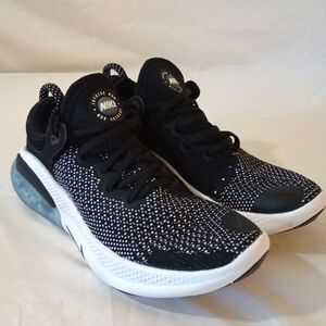 Nike Black and White Women's Sneakers